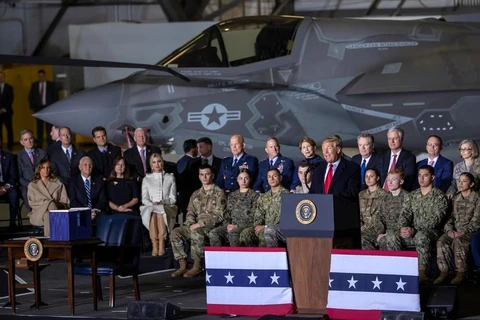 Tổng thống Mỹ Donald Trump phát biểu tại căn cứ không quân Andrews, Maryland. (Nguồn: EPA-EFE)