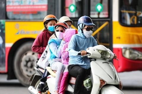 Chỉ số tia UV ở Hà Nội và Đà Nẵng có giá trị từ 8-10 với mức ảnh hưởng nguy cơ gây hại cao đến rất cao đối với cơ thể con người. (Ảnh minh họa: Thành Đạt/TTXVN)
