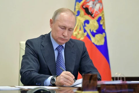 Ông Putin ký luật coi vi phạm toàn vẹn lãnh thổ như chủ nghĩa cực đoan