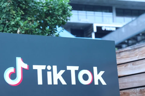 Biểu tượng TikTok tại văn phòng ở thành phố Culver, Los Angeles, Mỹ, ngày 21/8/2020. (Ảnh: THX/TTXVN)