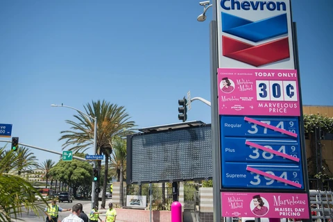 Một trạm xăng dầu của Chevron tại Santa Monica, California, Mỹ. (Nguồn: Getty Images)