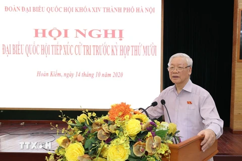 Tổng Bí thư, Chủ tịch nước Nguyễn Phú Trọng phát biểu tại buổi tiếp xúc cử tri quận Hoàn Kiếm, Ba Đình và Tây Hồ. (Ảnh: Trí Dũng/TTXVN)