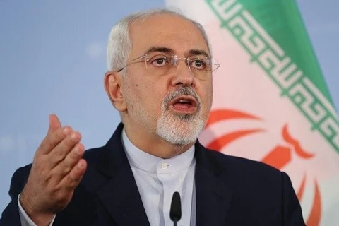 Ngoại trưởng Iran Mohammad Javad Zarif phát biểu trong cuộc họp báo tại Tehran. (Ảnh: IRNA/TTXVN)