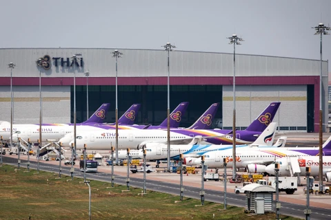 Máy bay của Thai Airways tại sân bay Suvarnabhumi ở Bangkok, Thái Lan. (Ảnh: AFP/TTXVN)