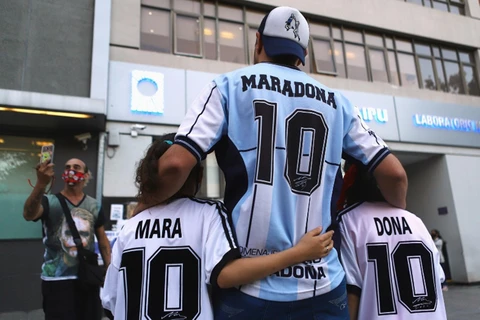 Tinh thần "cháy hết mình" của Maradona còn mãi trong lòng người hâm mộ