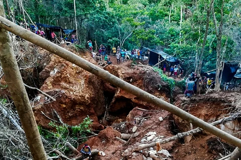 Nicaragua giải cứu các công nhân trong vụ sập mỏ khai thác vàng