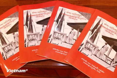 Lào ra mắt cuốn sách về Đại sứ đặc mệnh đầu tiên của Việt Nam tại Lào