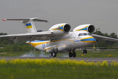 Ukraine xem xét nối lại sản xuất máy bay vận tải hạng nhẹ Antonov-74