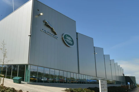 Jaguar Land Rover đặt mục tiêu sản xuất ôtô chạy điện vào năm 2025