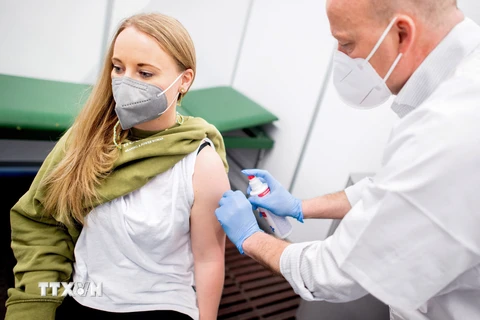 EU xem xét siết chặt quy định xuất khẩu vaccine ngừa COVID-19