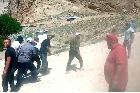Lực lượng an ninh Kyrgyzstan, Tajikistan đấu súng qua biên giới