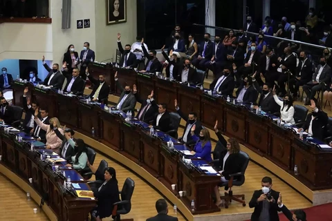 Quốc hội El Salvador bỏ phiếu bãi nhiễm các thẩm phán Tòa án tối cao