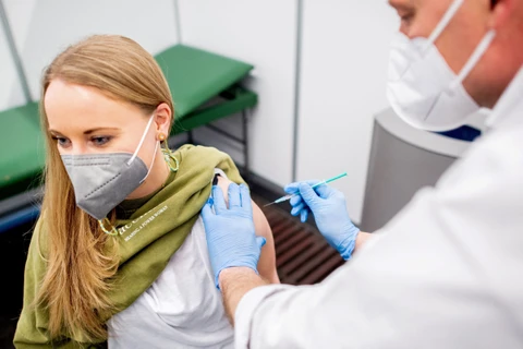 Đức tăng tốc độ tiêm chủng nhờ lượng vaccine được bàn giao nhanh chóng