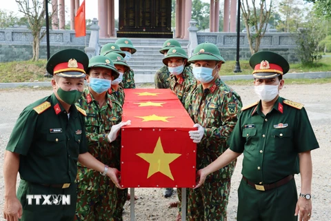Thừa Thiên-Huế đón nhận, quy tập 14 hài cốt liệt sỹ hy sinh tại Lào