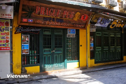 “Thiên đường” ẩm thực tại Phố cổ Hà Nội vắng vẻ sau lệnh đóng cửa