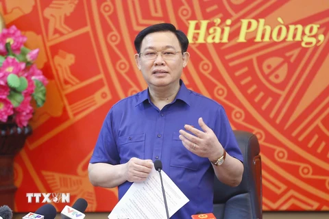 Chủ tịch Quốc hội Vương Đình Huệ làm việc với Thành ủy Hải Phòng