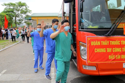 Đoàn bác sỹ Phú Thọ "chia lửa" cùng Bắc Ninh chống dịch COVID-19