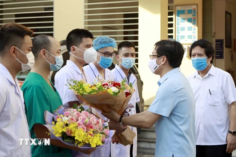 Vĩnh Phúc cử bác sỹ, nhân viên y tế hỗ trợ Bắc Giang phòng, chống dịch
