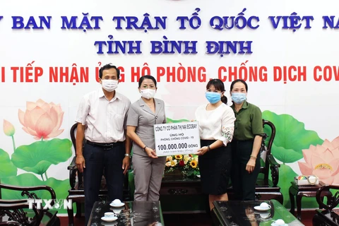 Chung tay ủng hộ phòng, chống dịch COVID-19 tại Vĩnh Phúc, Bình Định
