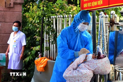 Thêm 6 ca dương tính với SARS-CoV-2 ở Hà Tĩnh, gồm em bé một tuổi