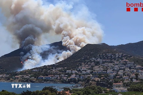 Cháy rừng tại điểm du lịch nổi tiếng Cap de Creus của Tây Ban Nha