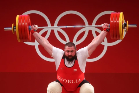 Đô cử Talakhadze phá kỷ lục thế giới ở hạng cân trên 109kg của nam với tổng cử 488kg. (Ảnh: Getty Images)