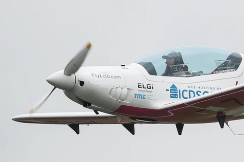 Hành trình thành nữ phi công trẻ nhất bay vòng quanh thế giới một mình