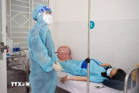 Thai phụ mắc COVID-19 suy hô hấp nặng, hồi phục sau 26 ngày chăm sóc