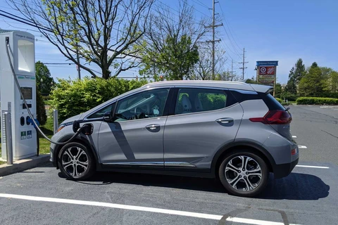 General Motors mở rộng đợt triệu hồi mẫu ôtô điện Chevrolet Bolt