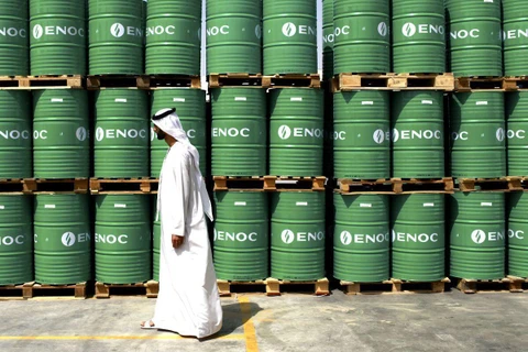 Giá dầu đi xuống sau quyết định giảm giá bán của Saudi Arabia