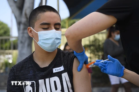 Mỹ: Bang California yêu cầu toàn bộ sinh viên phải tiêm phòng vaccine