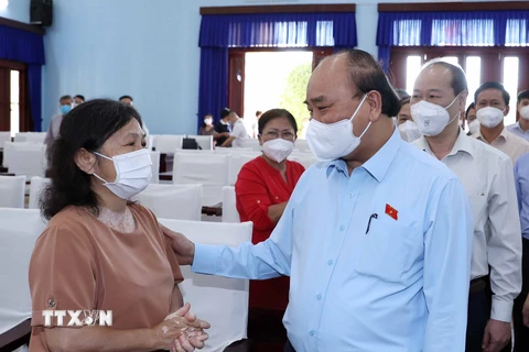 [Photo] Chủ tịch nước Nguyễn Xuân Phúc tiếp xúc cử tri huyện Củ Chi