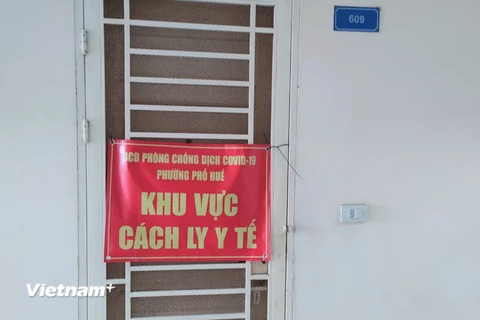 Một địa điểm cách ly y tế tại nhà ở phường Phố Huế, quận Hai Bà Trưng, Hà Nội. (Ảnh: Mạnh Khánh/Vietnam+)