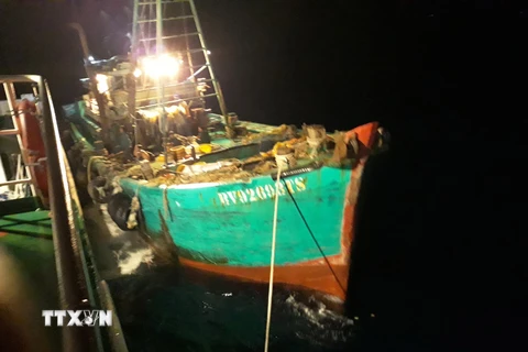 Kiên Giang: Kịp thời hỗ trợ ngư dân và tàu cá gặp nạn trên biển