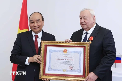 Hình ảnh một số hoạt động của Chủ tịch nước Nguyễn Xuân Phúc tại Nga