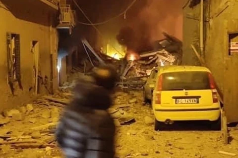 Italy: Nổ đường ống khiến ngôi nhà 4 tầng đổ sập, 12 người mất tích