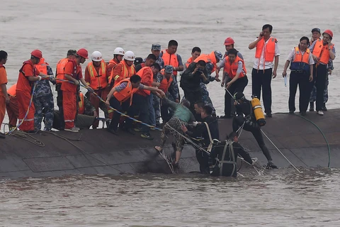 Trung Quốc: Đắm tàu làm 9 thuyền viên thiệt mạng, 2 người mất tích