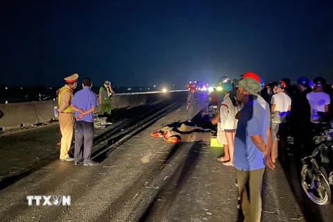 Hà Tĩnh: Hai xe máy đâm trực diện khiến hai người tử vong
