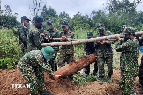 Lâm Đồng: Xử lý quả bom 250kg được người dân phát hiện khi đào đất