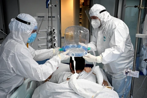 Nguy cơ cúm mùa kết hợp SARS-CoV-2 tăng gánh nặng cho hệ thống y tế