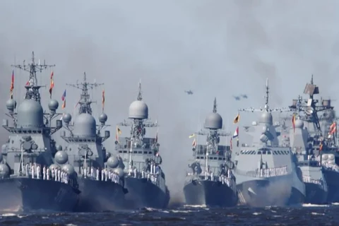 Khinh hạm NATO cố gắng do thám các tàu của Nga tham gia tập trận