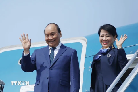 Chủ tịch nước bắt đầu chuyến thăm cấp Nhà nước tới Singapore