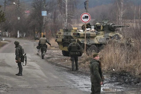 Quân đội Nga chiếm được sân bay quân sự Gostomel ở ngoại ô Kiev