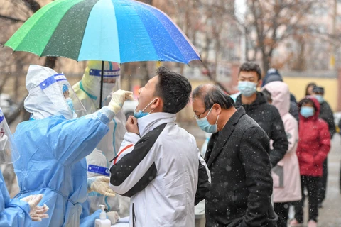 Trung Quốc phong tỏa thành phố Thâm Quyến để ngăn chặn dịch COVID-19