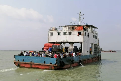 Chìm phà tại Bangladesh làm một người chết, hàng chục người mất tích