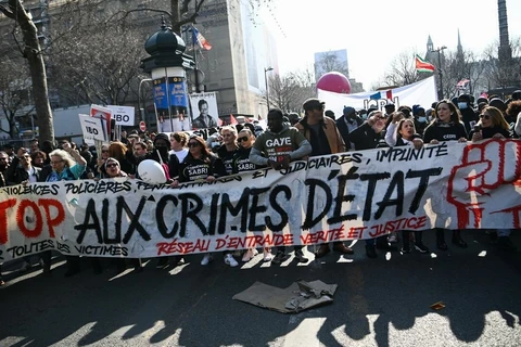 Hàng nghìn người tuần hành phản đối nạn phân biệt chủng tộc tại Pháp