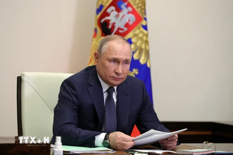 Tổng thống Putin khẳng định các nước phương Tây không thể cô lập Nga