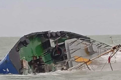 Không phát hiện rò rỉ từ tàu chở nhiên liệu chìm ngoài khơi Tunisia