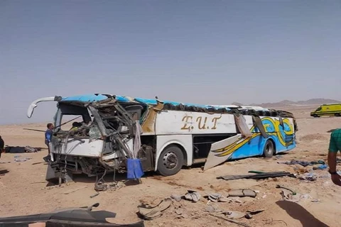 Lật xe chở khách tại Ai Cập, hàng chục người thương vong