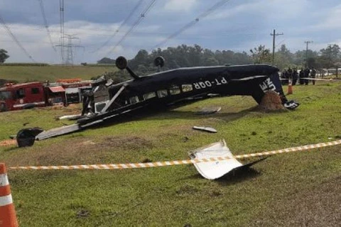 Rơi máy bay ở trung tâm nhảy dù tại Brazil, 16 người thương vong